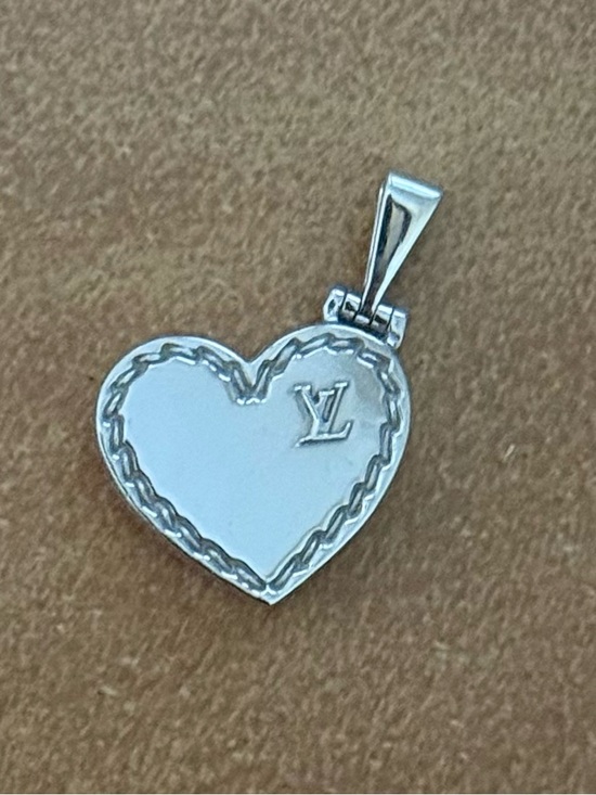 Louis Vuitton Jewelry - Louis Vuitton 18k White Gold Heart Locket Charm Pendant
